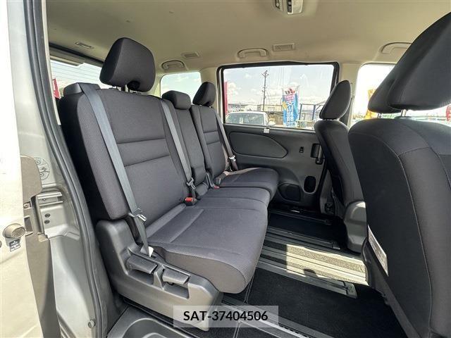 Nissan SERENA 2016-10 256825-14