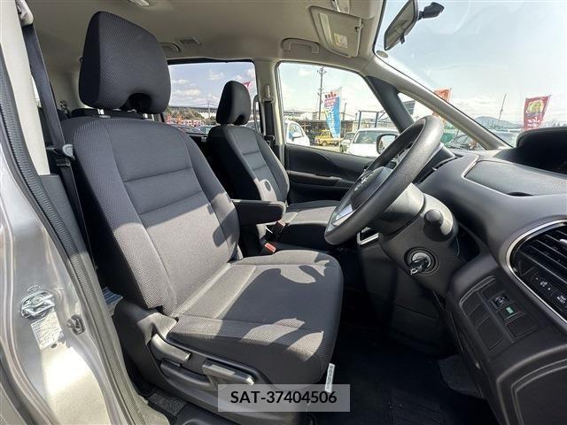Nissan SERENA 2016-10 256825-13