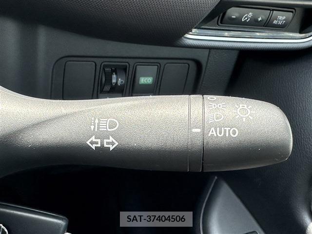 Nissan SERENA 2016-10 256825-9