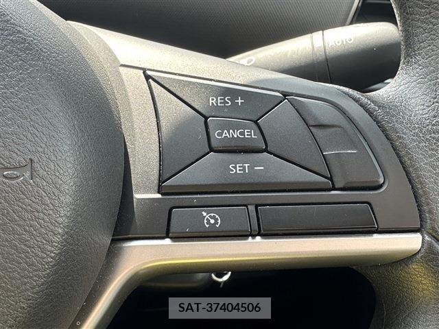 Nissan SERENA 2016-10 256825-8