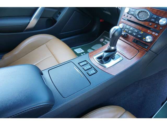 Nissan SKYLINE COUPE 2008-01 5201-10