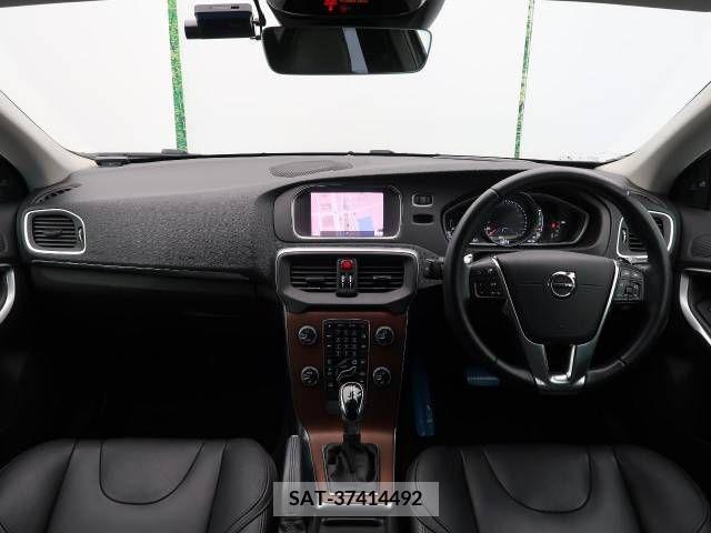 Volvo V40 2018-09 370202-1