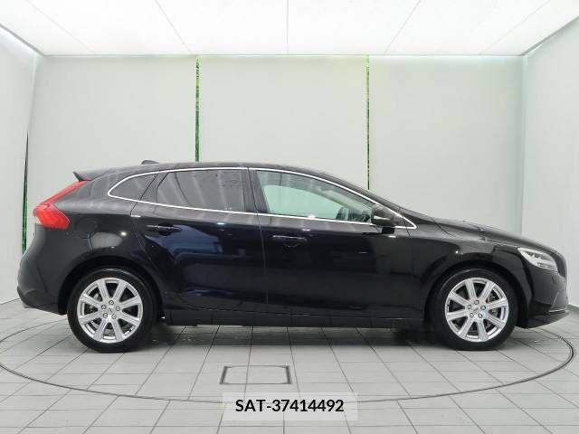 Volvo V40 2018-09 370202-17