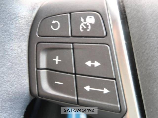 Volvo V40 2018-09 370202-7