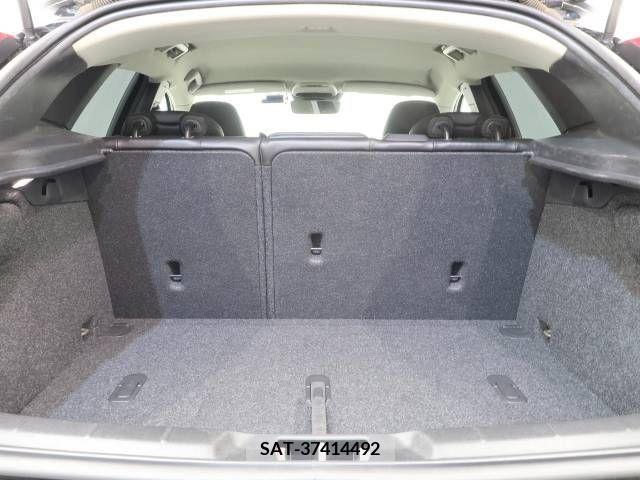 Volvo V40 2018-09 370202-13