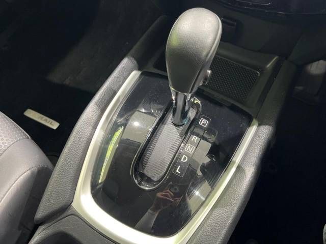 Nissan X-TRAIL 2015-06 17499-19