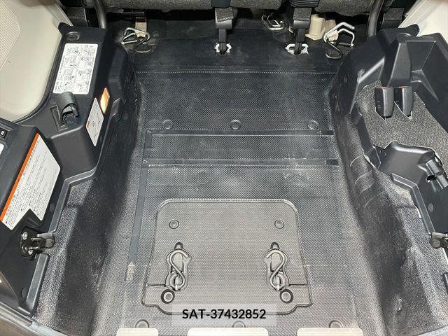 Toyota SIENTA 2016-03 285033-10