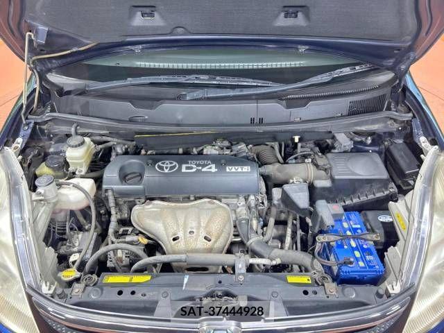 Toyota ISIS 2004-03 377584-18