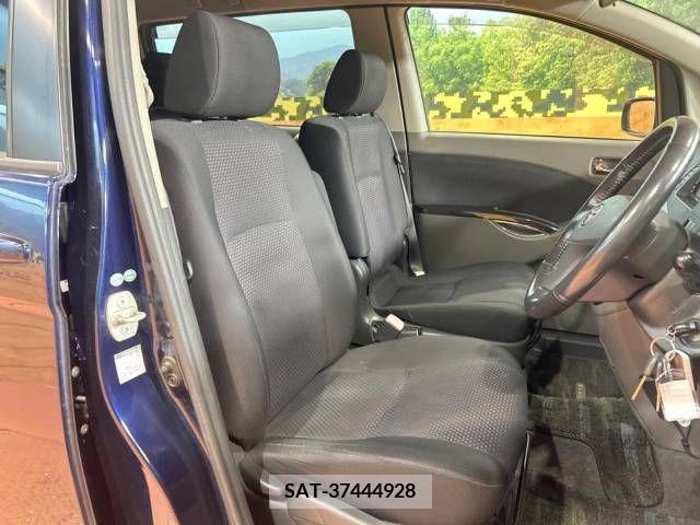 Toyota ISIS 2004-03 377584-7