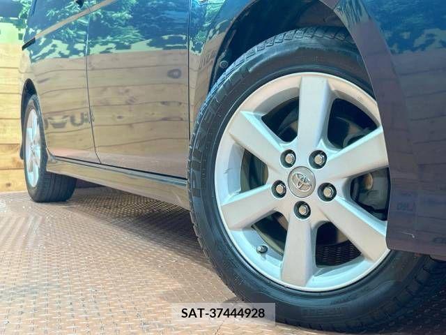 Toyota ISIS 2004-03 377584-13