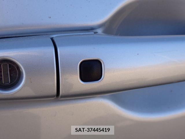 Suzuki SWIFT 2019-10 207430-18