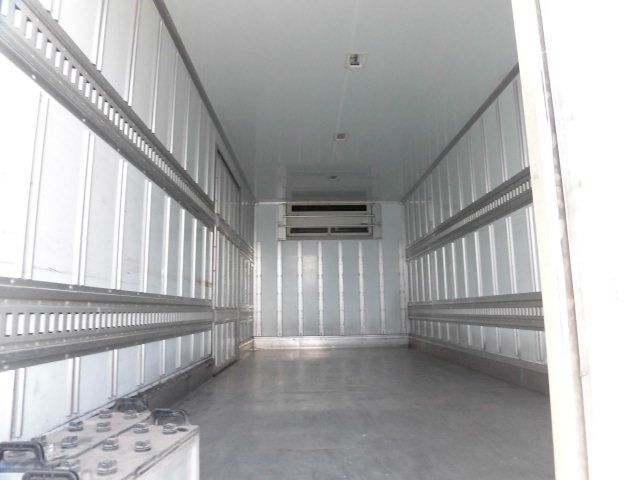 MITSUBISHI FUSO Fighter 2011-12 1380-11