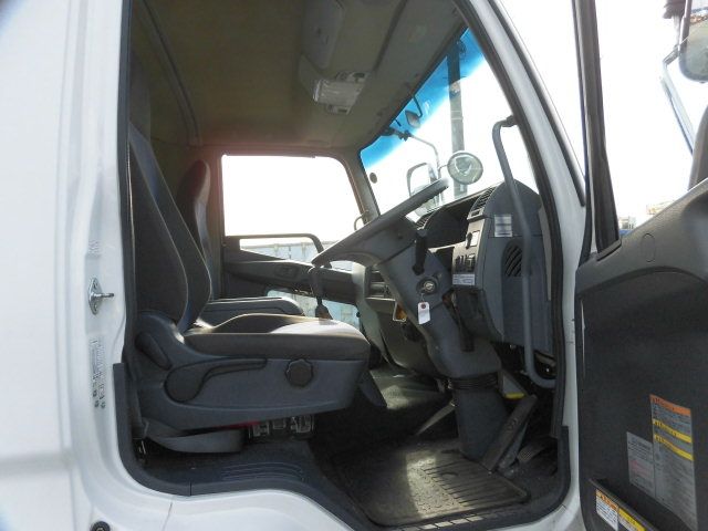 MITSUBISHI FUSO Fighter 2011-12 1380-9