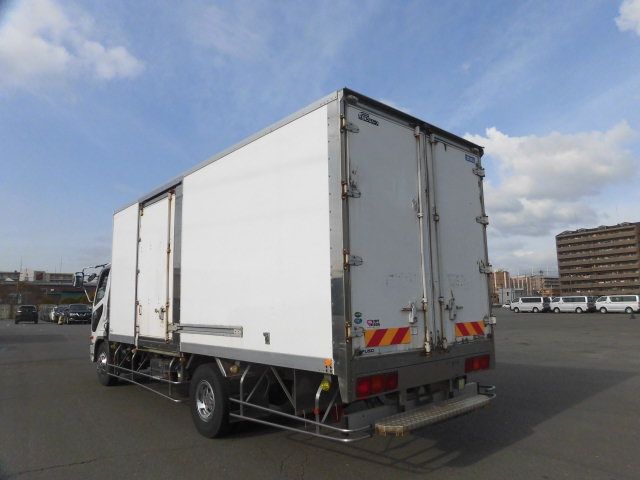 MITSUBISHI FUSO Fighter 2011-12 1380-1