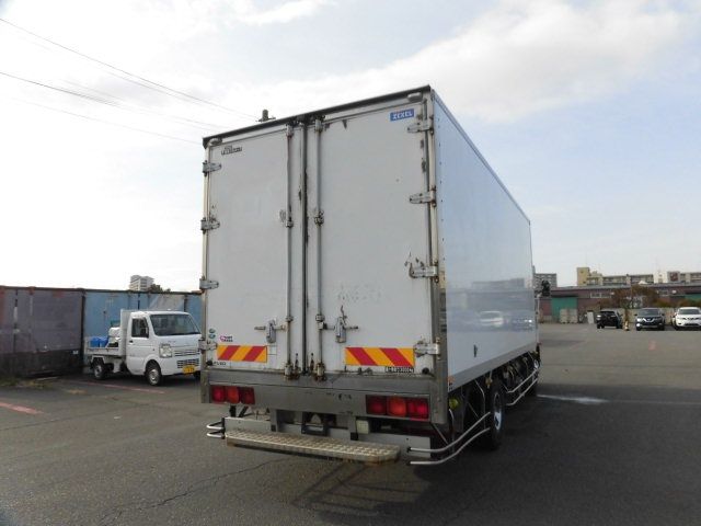 MITSUBISHI FUSO Fighter 2011-12 1380-4