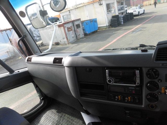 MITSUBISHI FUSO Fighter 2011-12 1380-14