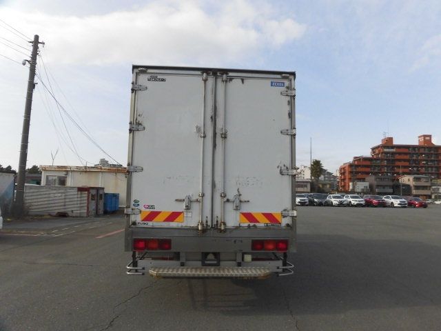 MITSUBISHI FUSO Fighter 2011-12 1380-8