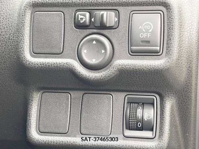 Nissan NOTE 2013-12 327547-5