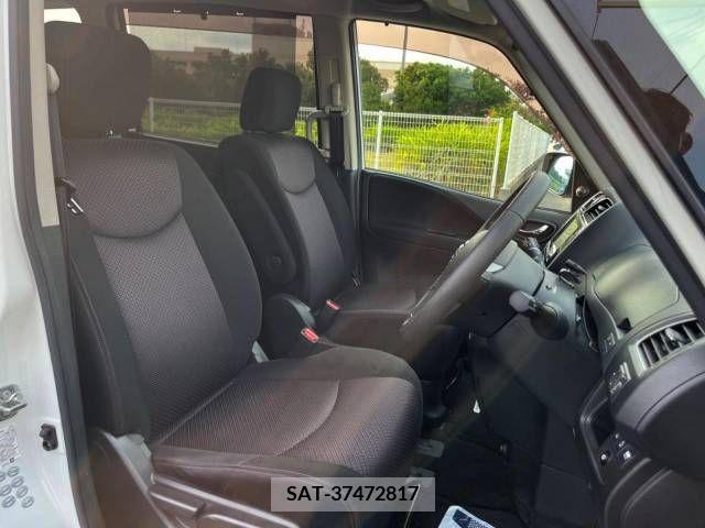 Nissan SERENA 2011-09 256993-8