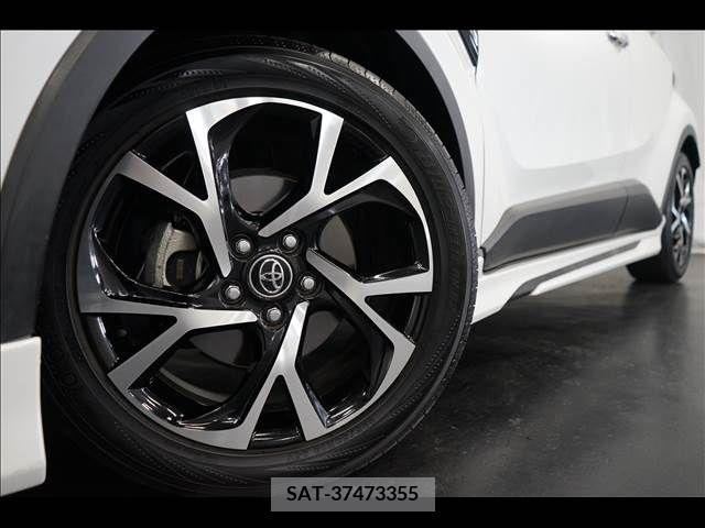 Toyota C-HR 2017-09 295478-3