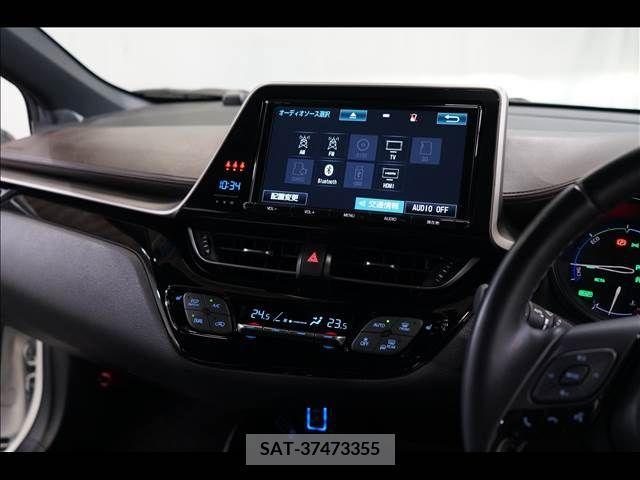 Toyota C-HR 2017-09 295478-10