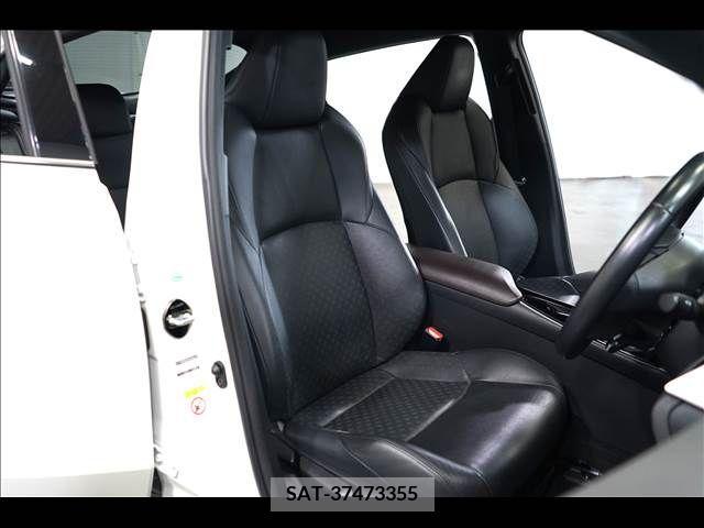 Toyota C-HR 2017-09 295478-16