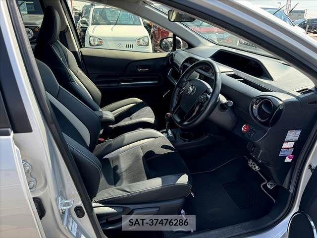 Toyota AQUA 2014-02 344471-15
