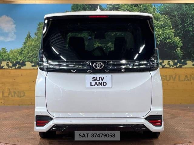 Toyota VOXY 2023-03 228811-16