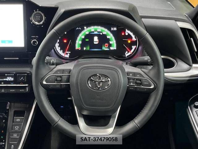 Toyota VOXY 2023-03 228811-12