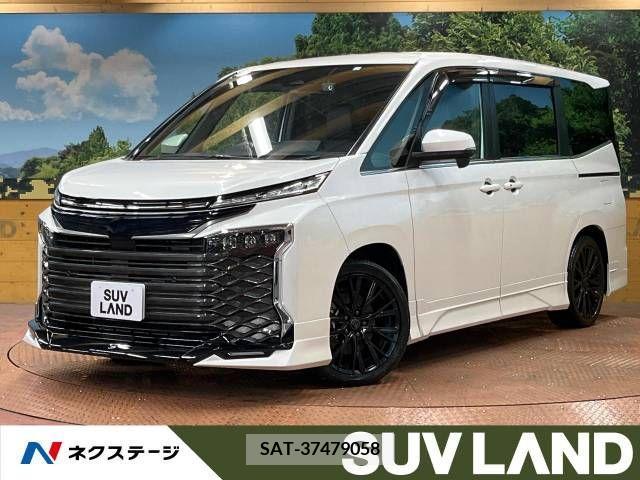 Toyota VOXY 2023-03 228811-0