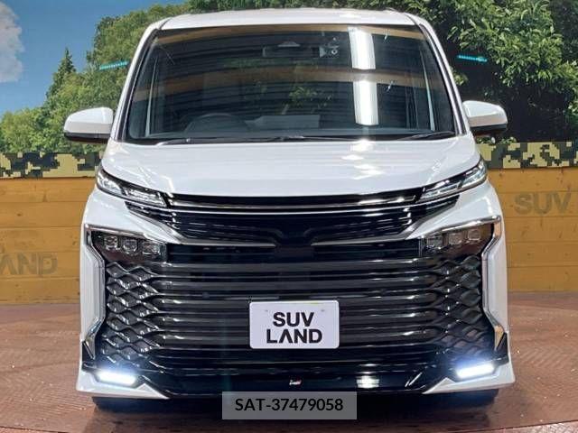 Toyota VOXY 2023-03 228811-15