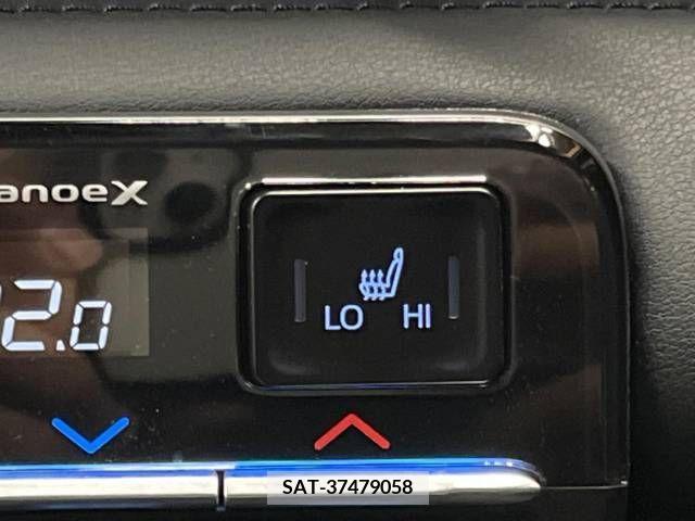Toyota VOXY 2023-03 228811-5