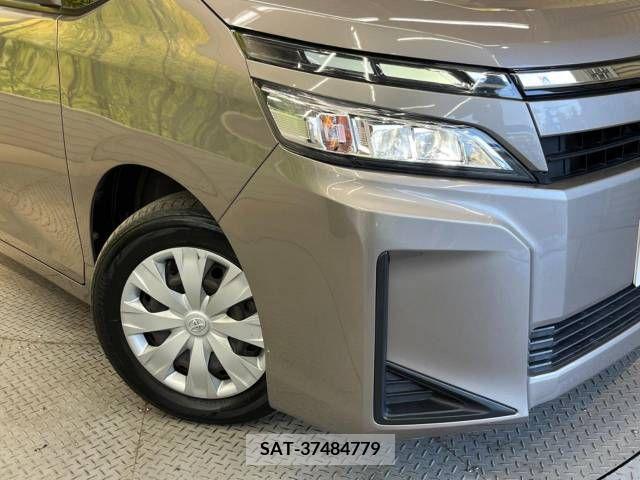 Toyota VOXY 2018-03 330651-13