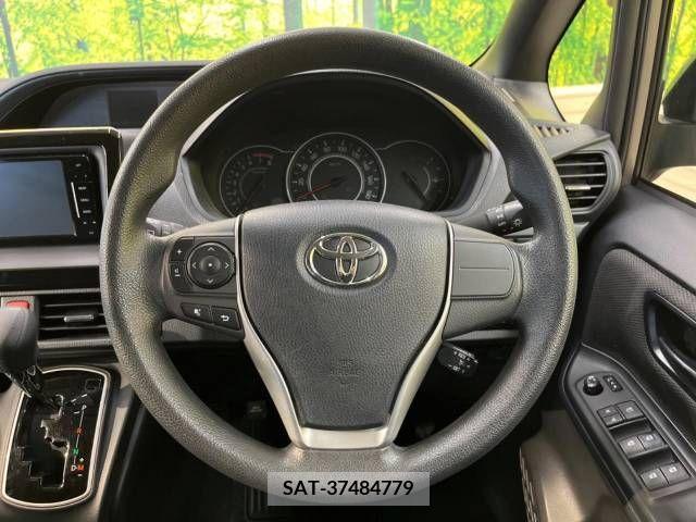 Toyota VOXY 2018-03 330651-12