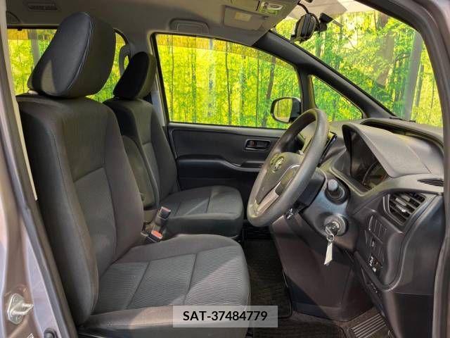 Toyota VOXY 2018-03 330651-8
