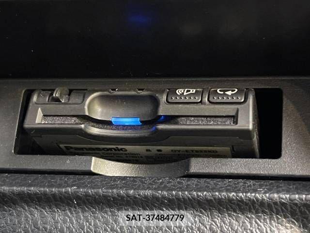 Toyota VOXY 2018-03 330651-7