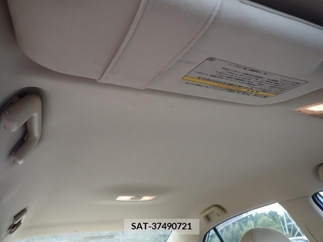 Toyota PREMIO 2017-04 281694-14