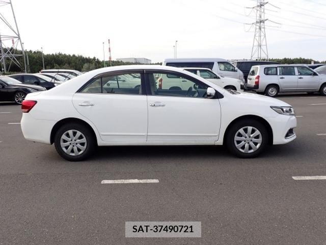 Toyota PREMIO 2017-04 281694-7