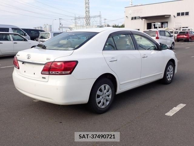 Toyota PREMIO 2017-04 281694-6
