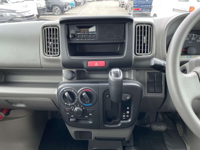 Mitsubishi MINICAB VAN 2015-07 10897-21