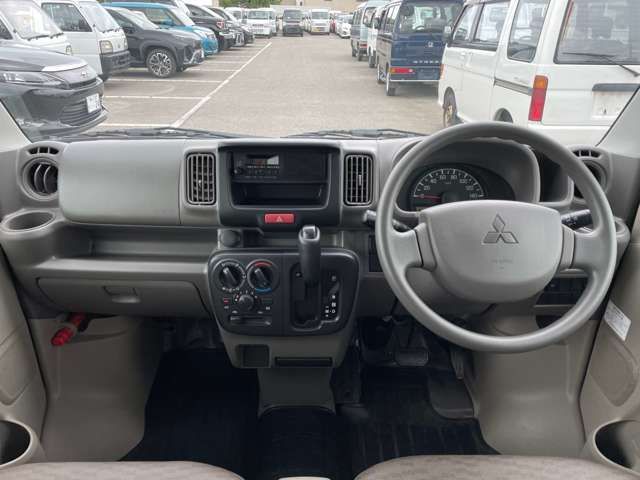 Mitsubishi MINICAB VAN 2015-07 10897-8