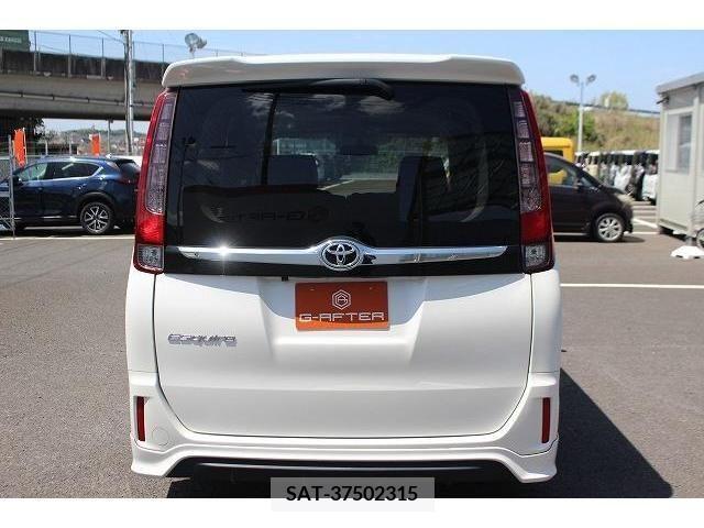 Toyota ESQUIRE 2015-06 233364-7