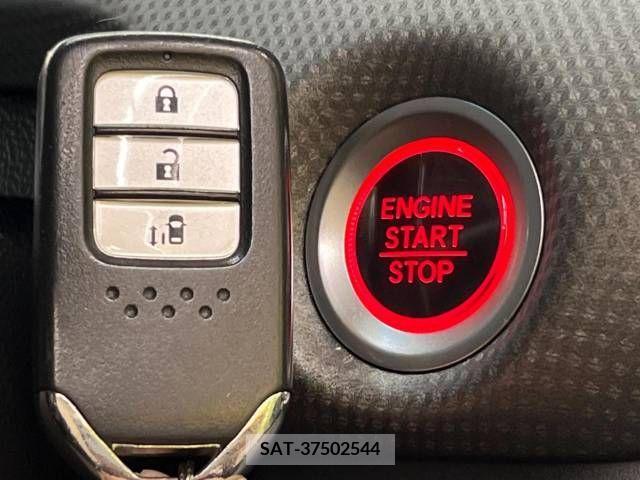 Honda FREED 2018-05 302925-6