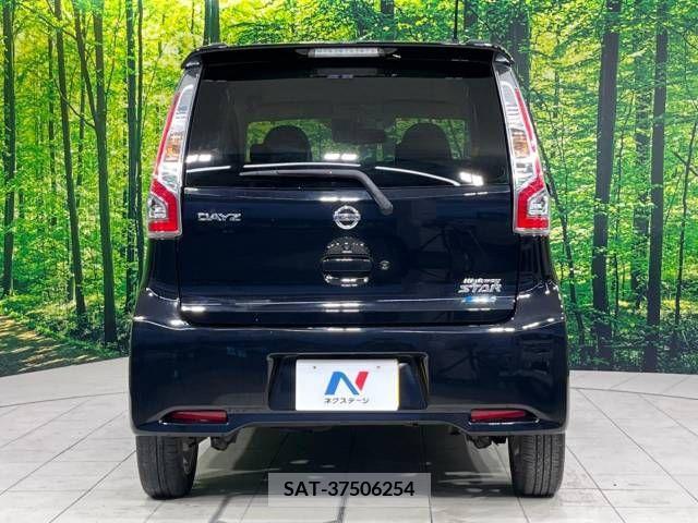 Nissan DAYZ 2015-12 353341-15