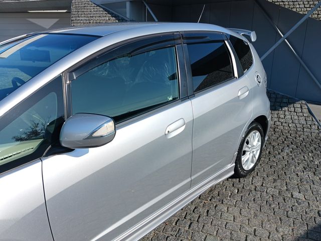 Honda FIT HYBRID 2011-08 185620-4