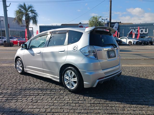 Honda FIT HYBRID 2011-08 185620-3