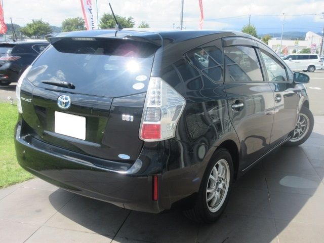 Toyota PRIUS ALPHA 2014-08 22158-1