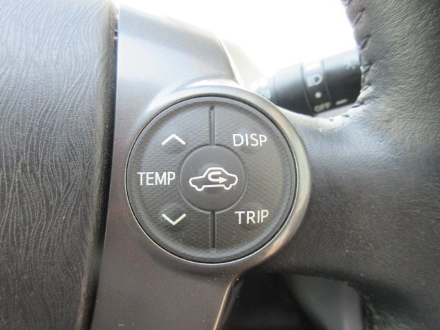 Toyota PRIUS ALPHA 2014-08 22158-21