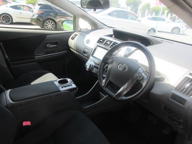 Toyota PRIUS ALPHA 2014-08 22158-10