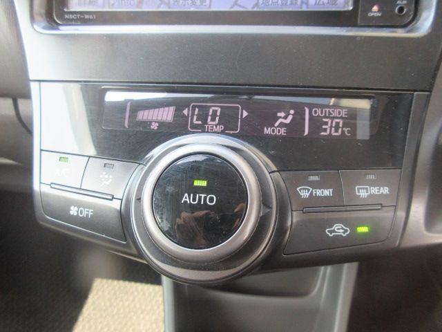 Toyota PRIUS ALPHA 2014-08 22158-13